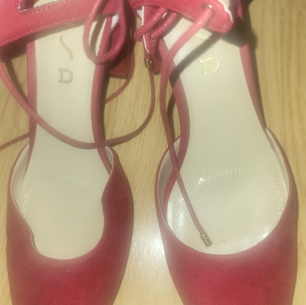 Shoes - Picture 8 of 11